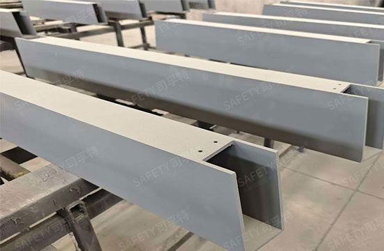 建立精制钢分段抽检机制，批量加工中动态把控型材品质状态