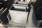 建立精制钢产品抽检机制，按比例取样规避批